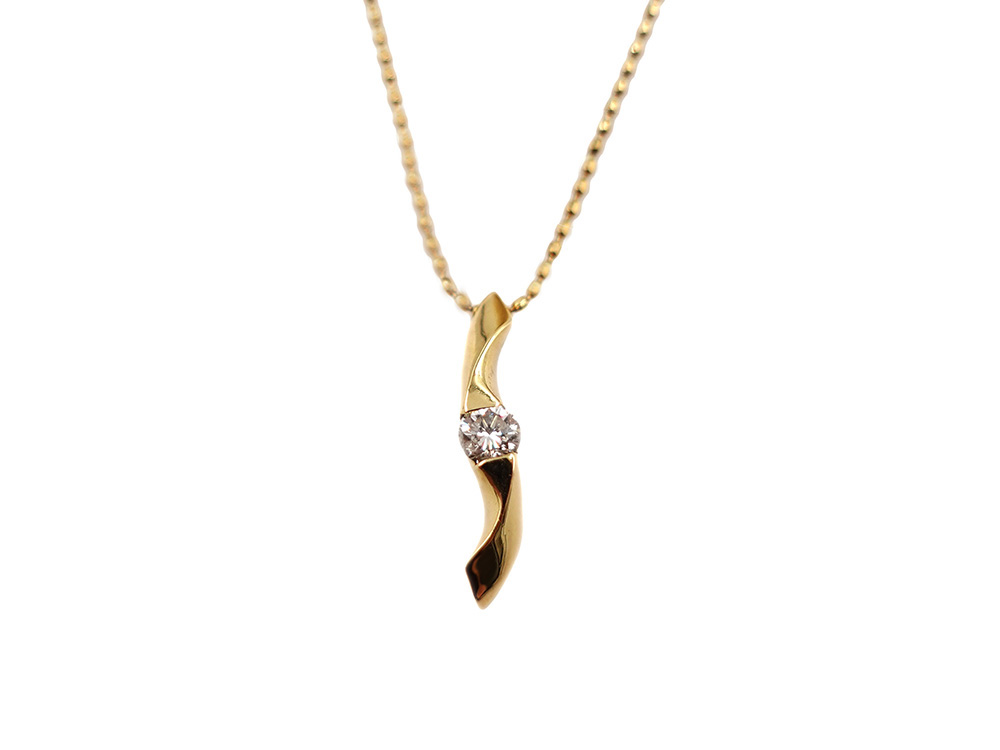 ジュエリー イエローゴールド ダイヤモンド ネックレス ダイヤ0.10ct 正面