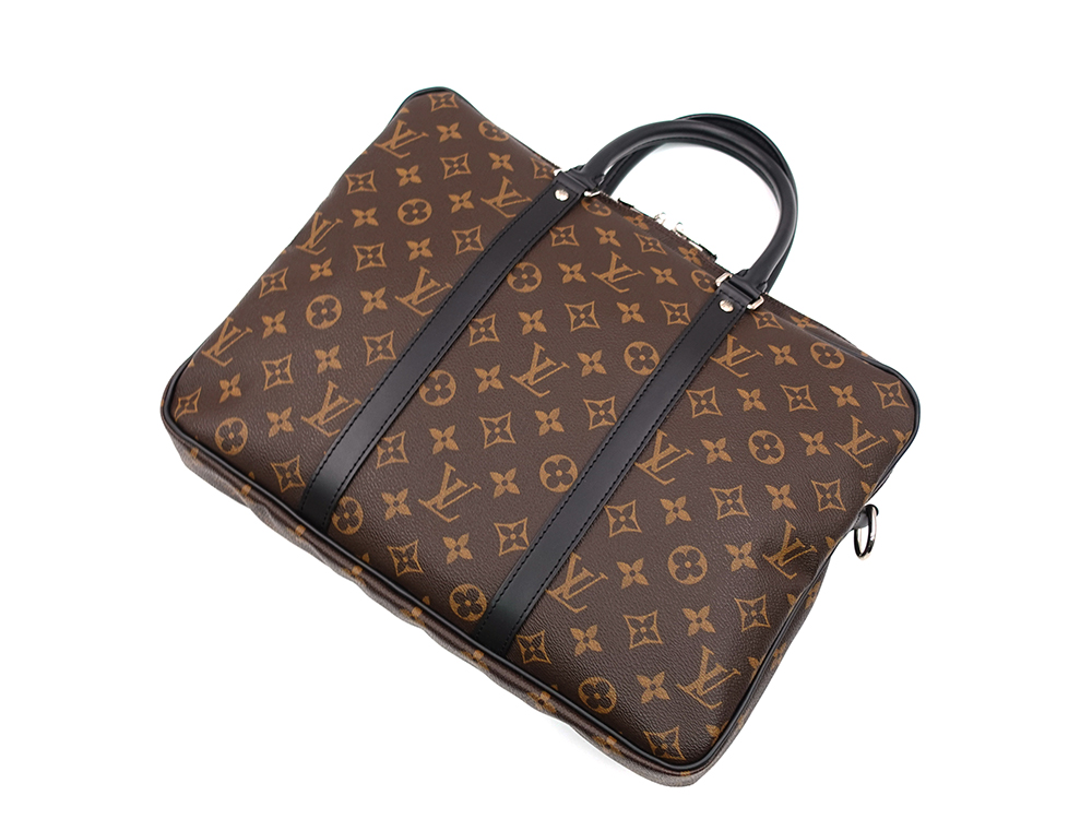 ルイヴィトン モノグラム・マカサー ポルト ドキュマン・ヴォワヤージュPM PDV PM M52005 GI2149 上面