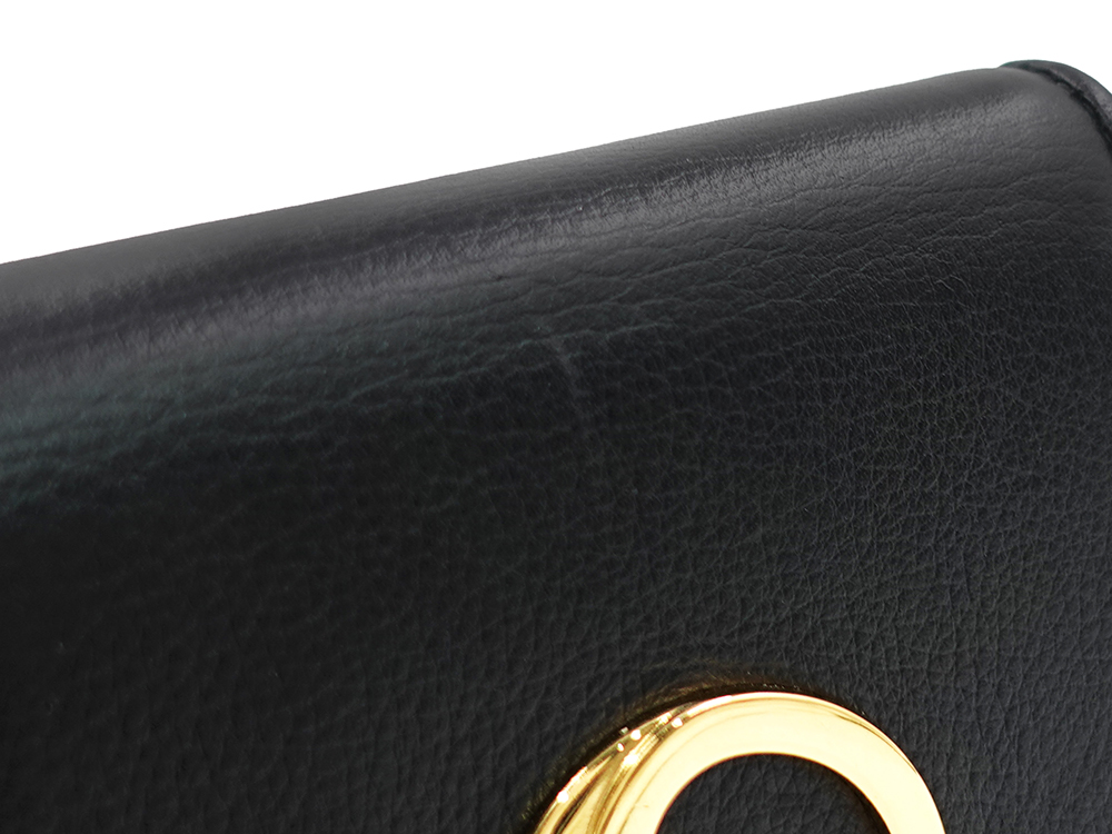 グッチ ブロンディ ミディアム チェーンウォレット ブラック 725219 外側ダメージ