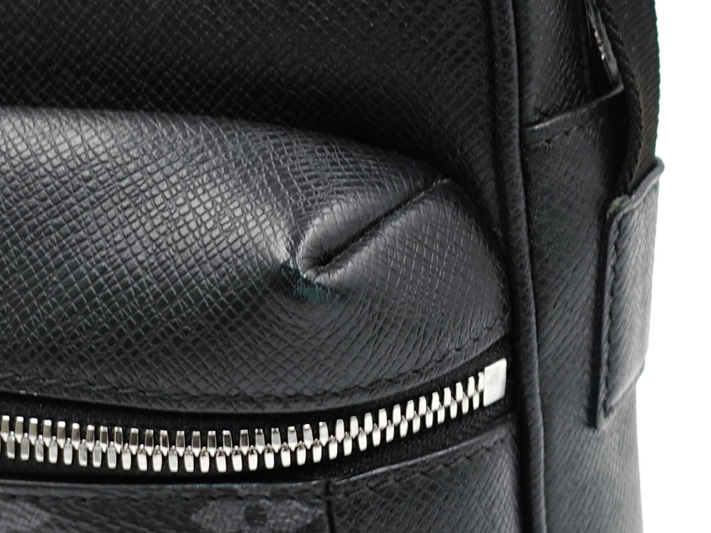 ルイヴィトン タイガラマ アウトドア・メッセンジャーPM ノワール M30233 RFID 外側ダメージ02