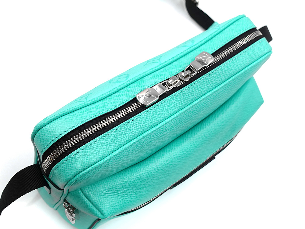 ルイヴィトン タイガラマ アウトドア・メッセンジャーPM マイアミグリーン M30875 RFID 開口部閉