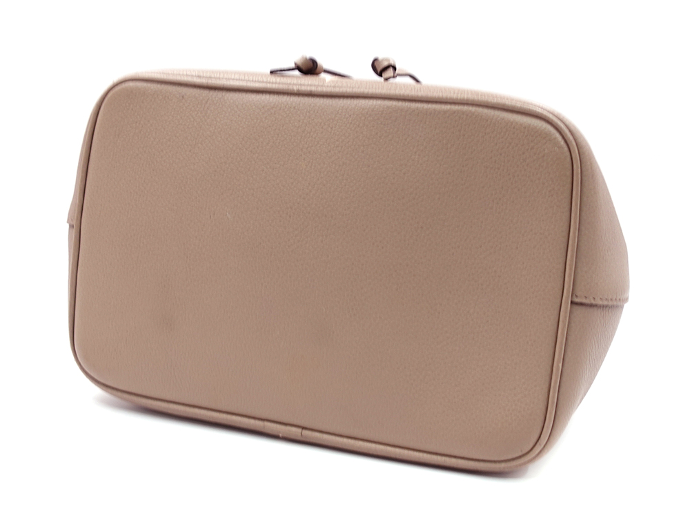 ルイヴィトン モノグラム・アンプラント ネオノエMM トゥルトレール クレーム M45555 RFID 底面