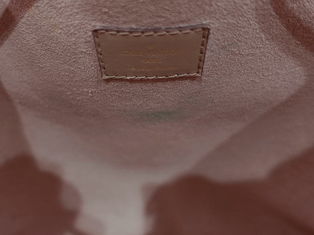 ルイヴィトン モノグラム・アンプラント ネオノエMM トゥルトレール クレーム M45555 RFID 内側ダメージ01