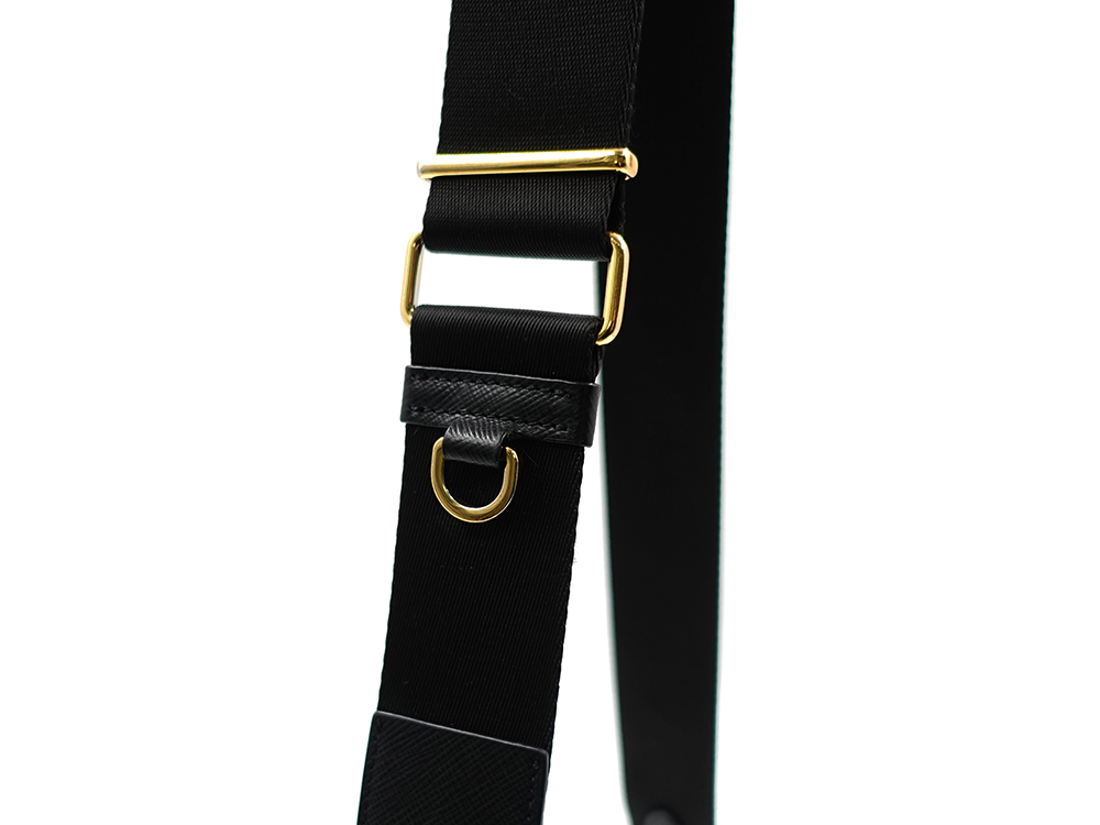 プラダ Re-Edition 2005 サフィアーノレザー バッグ ネロ 1BH204 ポーチ無