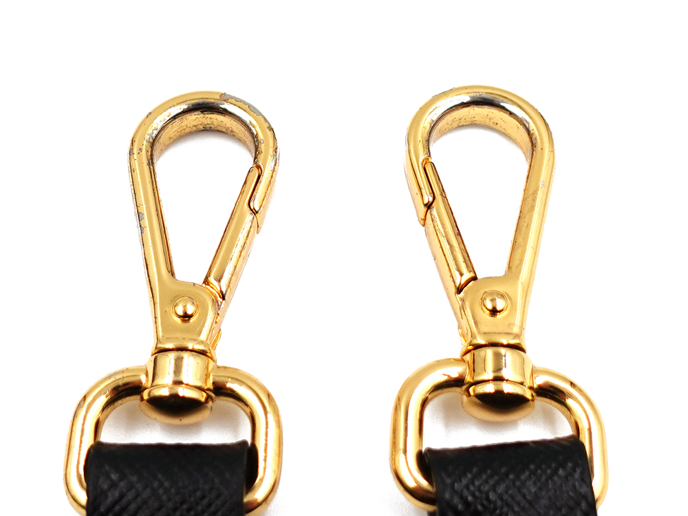 プラダ Re-Edition 2005 サフィアーノレザー バッグ ネロ 1BH204 外側ダメージ03