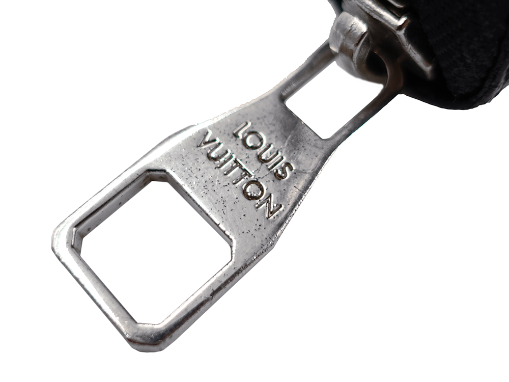 ルイヴィトン ダミエ グラフィット ジッピー・オーガナイザー 長財布 N63077 CA4144 外側ダメージ01