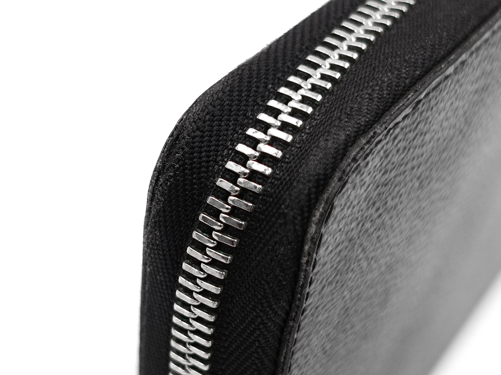 ルイヴィトン ダミエ グラフィット ジッピー・オーガナイザー 長財布 N63077 CA4144 外側ダメージ02