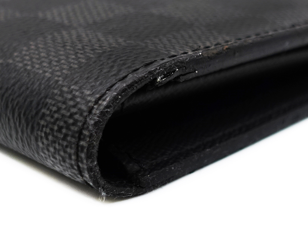 ルイヴィトン ダミエ グラフィット ポルトフォイユ・ブラザ 長財布 N62665 CA2138 外側ダメージ01