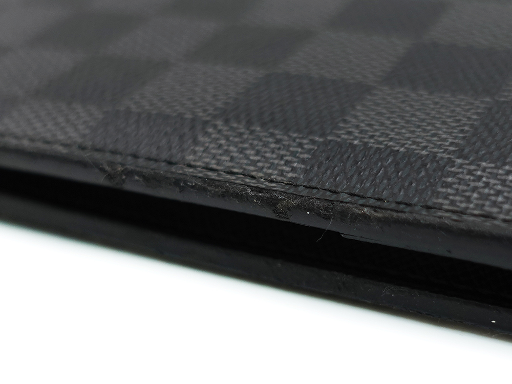 ルイヴィトン ダミエ グラフィット ポルトフォイユ・ブラザ 長財布 N62665 CA2138 外側ダメージ04